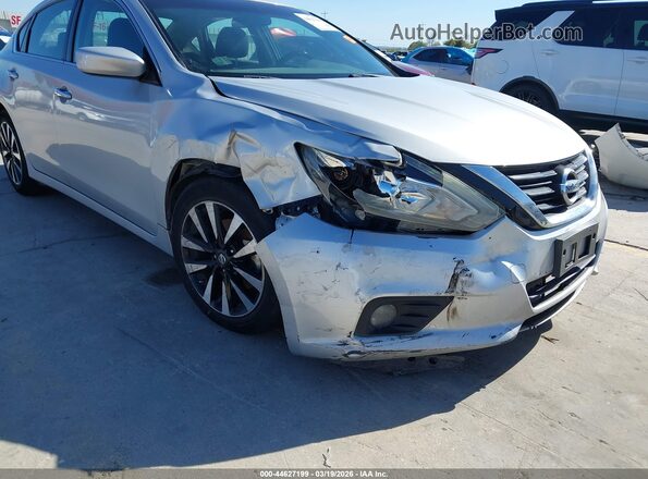 1N4AL3AP0JC111694 2018 NISSAN ALTIMA Silver Widok z przodu