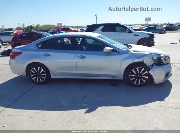1N4AL3AP0JC111694 2018 NISSAN ALTIMA Silver Widok wnętrza z tyłu