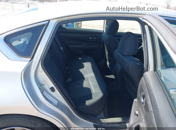 1N4AL3AP0JC168686 2018 NISSAN ALTIMA Silver Widok naklejki z numerem VIN