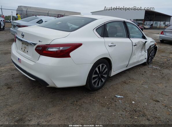 1N4AL3AP2JC132546 2018 NISSAN ALTIMA Белый Задняя правая четверть