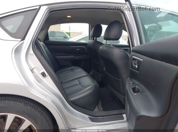 1N4AL3AP3JC122673 2018 NISSAN ALTIMA Silver Vista de la etiqueta del VIN