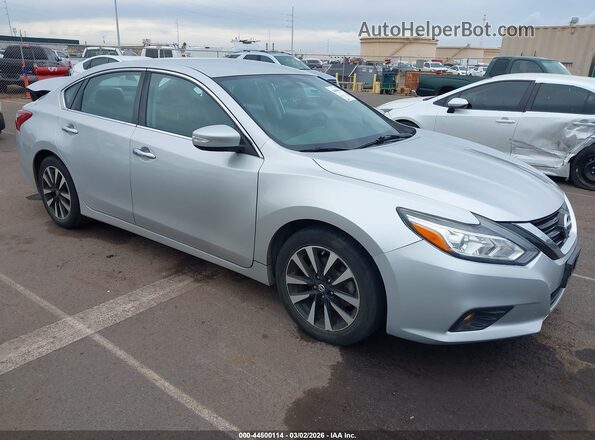 1N4AL3AP3JC122673 2018 NISSAN ALTIMA Silver Delantero derecho