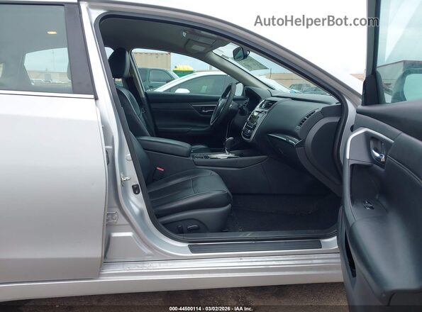 1N4AL3AP3JC122673 2018 NISSAN ALTIMA Silver Vista interior delantera