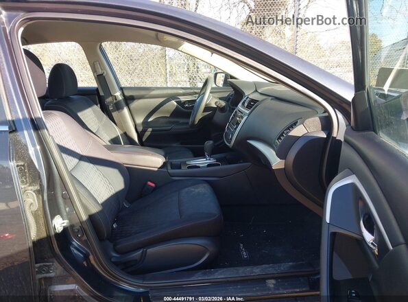 1N4AL3AP4HC284807 2017 NISSAN ALTIMA Gray Front interior view