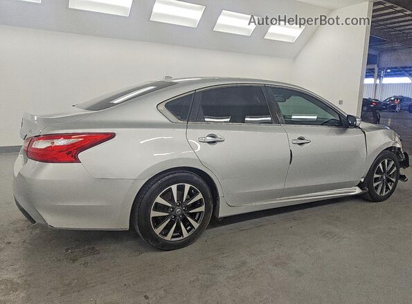 1N4AL3AP7HC171384 2017 NISSAN ALTIMA Серебряный Задняя правая четверть
