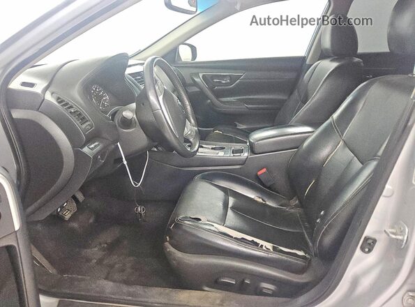 1N4AL3AP7HC171384 2017 NISSAN ALTIMA Серебряный Вид салона спереди