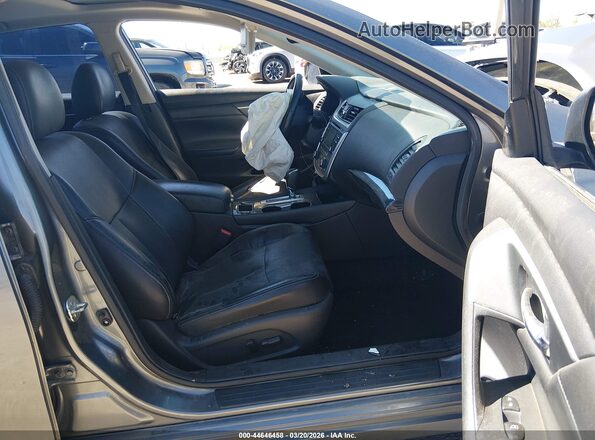 1N4AL3AP7HC277737 2017 NISSAN ALTIMA Gray Front interior view