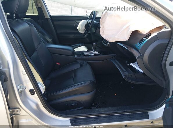 1N4AL3AP7JC196405 2018 NISSAN ALTIMA Серебряный Вид салона спереди