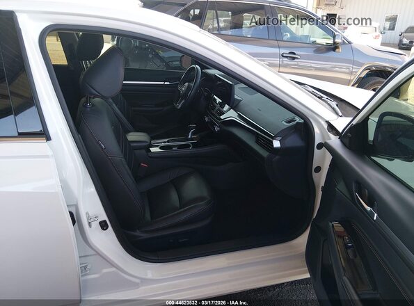 1N4AL4CV2PN327805 2023 NISSAN ALTIMA White Widok wnętrza z przodu