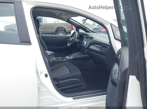 1N4AZ1CP3JC308861 2018 NISSAN LEAF Белый Вид салона спереди