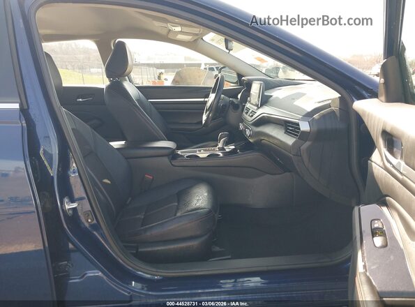 1N4BL4CV2RN334308 2024 NISSAN ALTIMA Blue Vista interior delantera