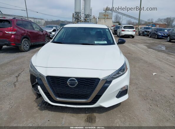 1N4BL4CVXKC257057 2019 NISSAN ALTIMA Белый Вид щитка приборов