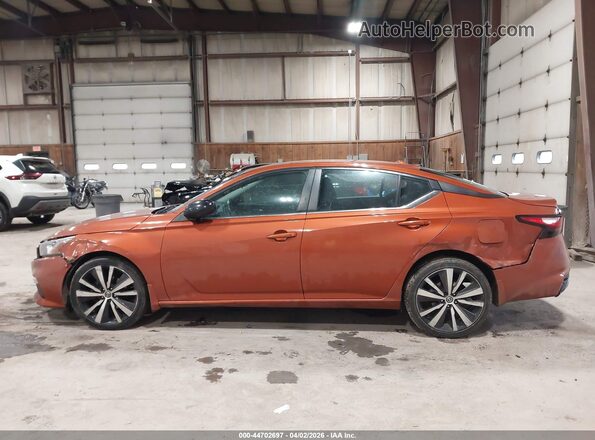 1N4BL4CW2KN320357 2019 NISSAN ALTIMA Оранжевый Панорамный вид салона 360°