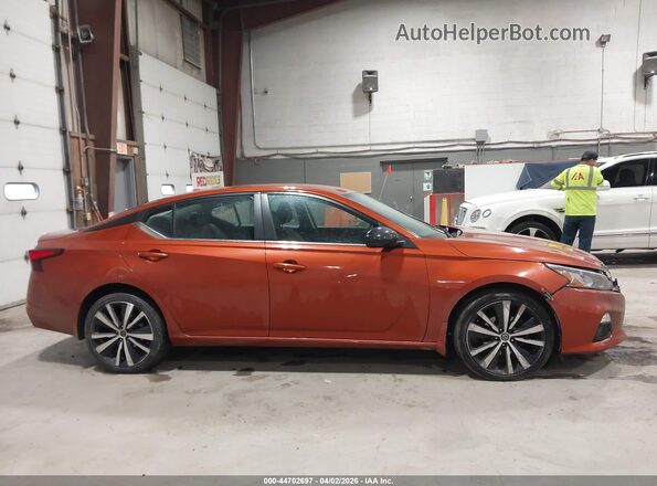 1N4BL4CW2KN320357 2019 NISSAN ALTIMA Оранжевый Вид задней части салона