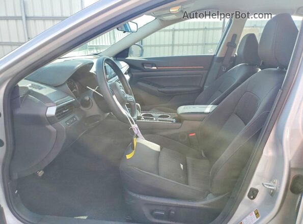 1N4BL4DV0RN360291 2024 NISSAN ALTIMA Серебряный Вид салона спереди