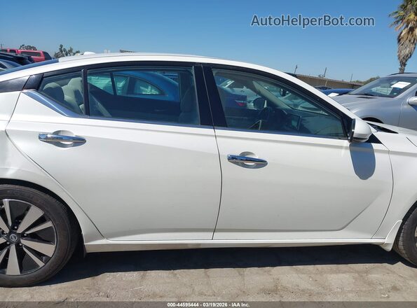 1N4BL4DV7KC200099 2019 NISSAN ALTIMA Белый Панорамный вид салона 360°