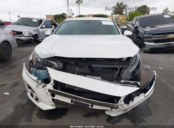 1N4BL4EV2SN330889 2025 NISSAN ALTIMA White Вид задньої частини салону
