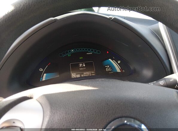 1N4BZ0CP4HC300373 2017 NISSAN LEAF Red Սալոնի հետևի տեսք