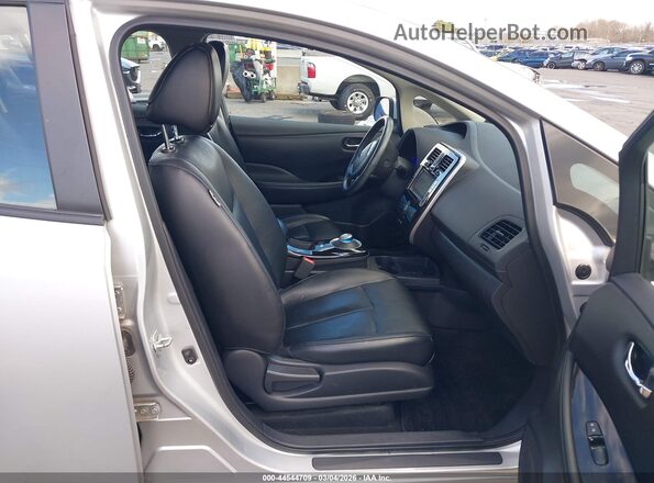 1N4BZ0CPXGC310632 2016 NISSAN LEAF Silver Vista interior delantera