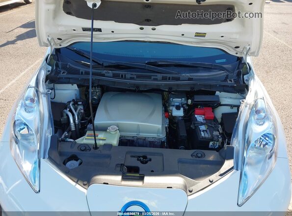 1N4BZ0CPXHC304055 2017 NISSAN LEAF White Вид ззаду