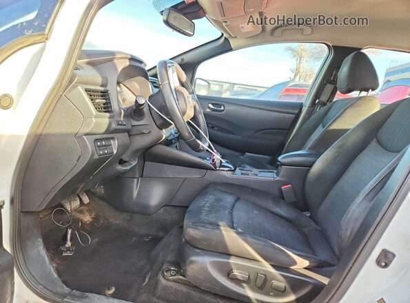 1N4BZ1CP2KC310283 2019 NISSAN LEAF White Widok wnętrza z przodu