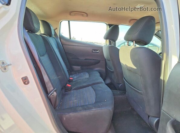 1N4BZ1CP2KC310283 2019 NISSAN LEAF White Widok tylnych siedzeń