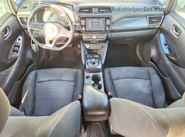 1N4BZ1CP2KC310283 2019 NISSAN LEAF White Widok deski rozdzielczej