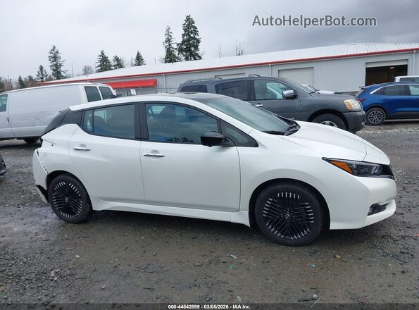 1N4CZ1CV1RC551815 2024 NISSAN LEAF Белый Панорамный вид салона 360°