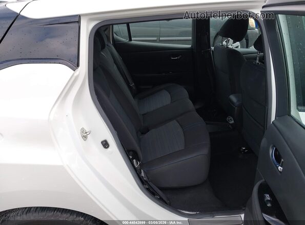 1N4CZ1CV1RC551815 2024 NISSAN LEAF Белый 