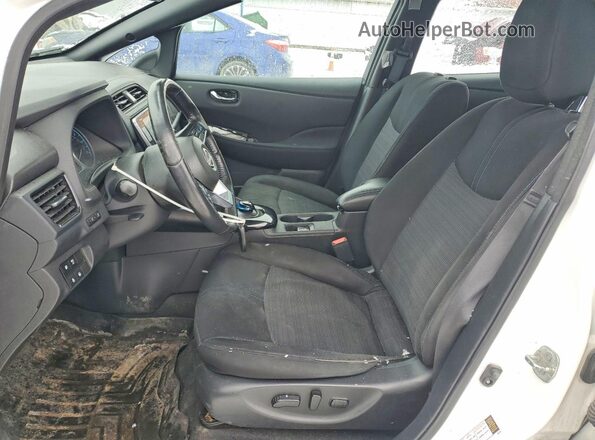 1N4CZ1CV4PC551465 2023 NISSAN LEAF Белый Вид салона спереди
