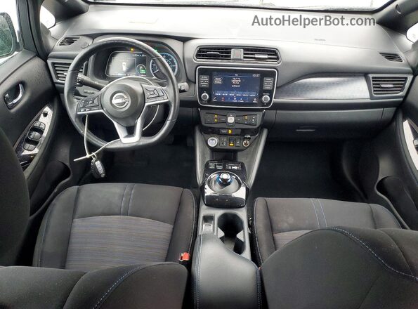 1N4CZ1CV8PC551176 2023 NISSAN LEAF Серый Вид панели приборов