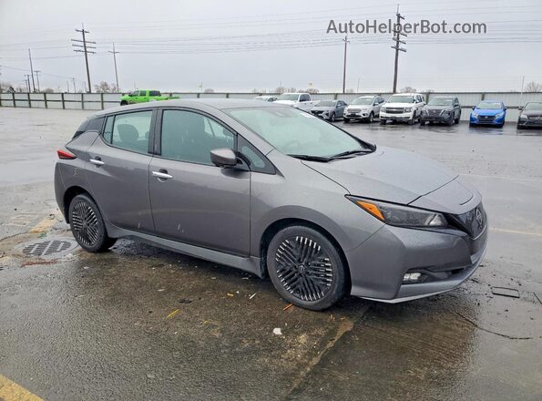 1N4CZ1CV8PC551176 2023 NISSAN LEAF Серый Передняя правая четверть