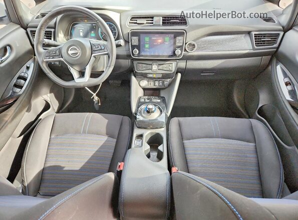 1N4CZ1CVXRC554826 2024 NISSAN LEAF Белый Вид панели приборов