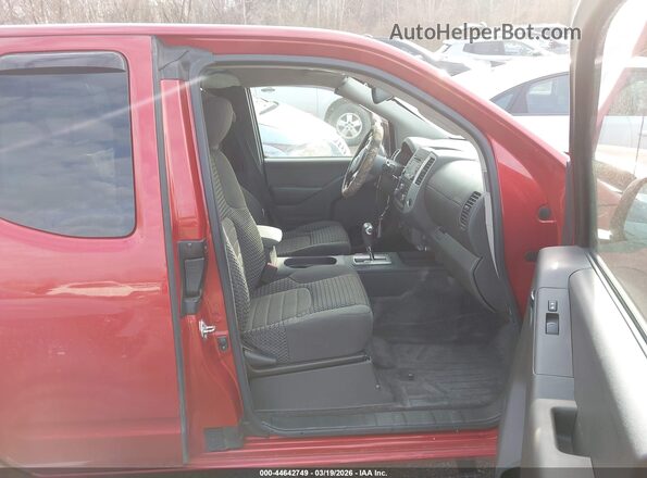 1N6AD0CW4JN752052 2018 NISSAN FRONTIER Красный Вид салона спереди