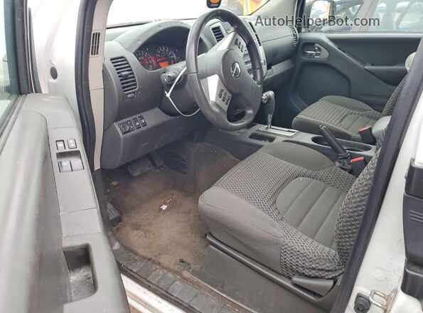 1N6AD0CWXJN762875 2018 NISSAN FRONTIER Белый Вид панели приборов
