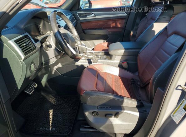 1V2FE2CA7PC212154 2023 VOLKSWAGEN ATLAS Gray Вид салону спереду