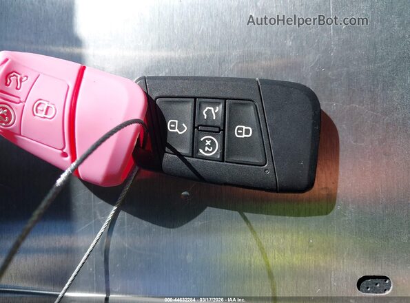 1V2FE2CA8PC205052 2023 VOLKSWAGEN ATLAS Red Widok deski rozdzielczej