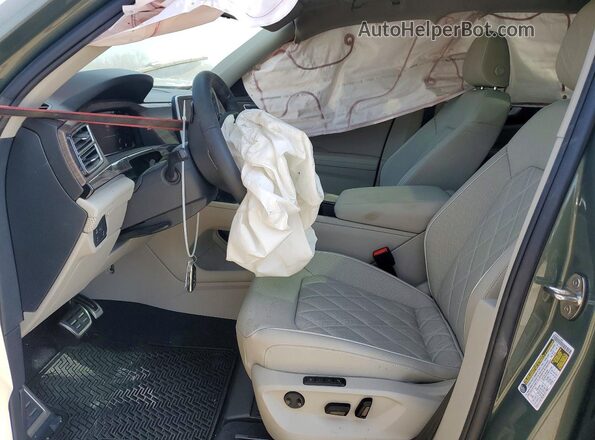 1V2FN2CA0TC520633 2026 VOLKSWAGEN ATLAS Зеленый Вид салона спереди