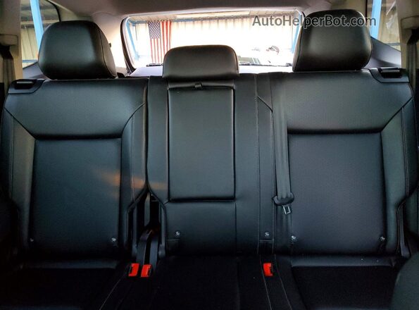 1V2LR2CA2KC513608 2019 VOLKSWAGEN ATLAS Серебряный Вид задних сидений