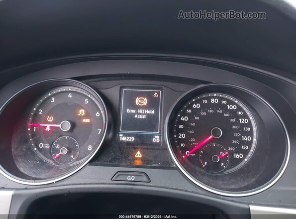 1V2MR2CAXJC506313 2018 VOLKSWAGEN ATLAS Silver Widok tylnych siedzeń