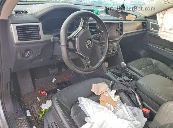 1V2NR2CA3KC596202 2019 VOLKSWAGEN ATLAS Серебряный Вид панели приборов