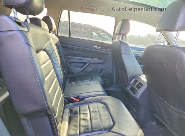 1V2NR2CA8JC503687 2018 VOLKSWAGEN ATLAS Silver Vista interior trasera