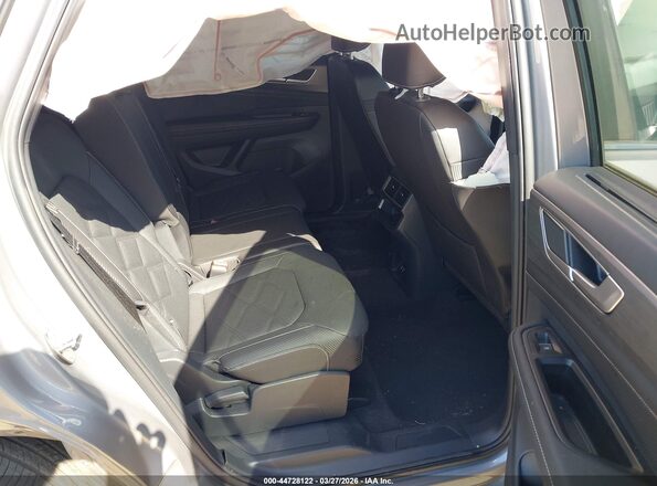 1V2WC2CAXTC213850 2026 VOLKSWAGEN ATLAS Silver Widok naklejki z numerem VIN
