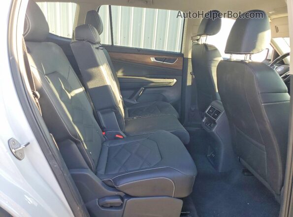 1V2WN2CA5TC524581 2026 VOLKSWAGEN ATLAS White Widok wnętrza z tyłu