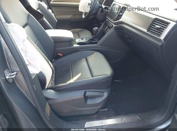 1V2WR2CA6PC511655 2023 VOLKSWAGEN ATLAS Gray Front interior view