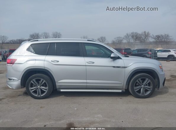 1V2XR2CA5KC609265 2019 VOLKSWAGEN ATLAS Серебряный Вид задней части салона