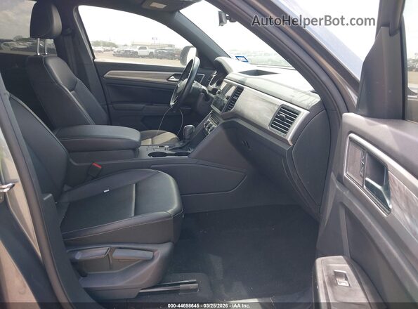 1V2YC2CA8LC228288 2020 VOLKSWAGEN ATLAS Gray Widok wnętrza z przodu