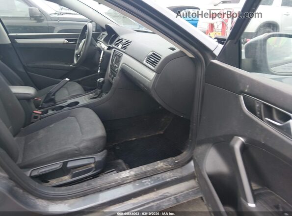 1VWAA7A37JC029902 2018 VOLKSWAGEN PASSAT Gray Widok wnętrza z przodu