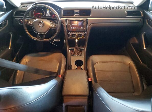 1VWAA7A37JC044240 2018 VOLKSWAGEN PASSAT Черный Вид панели приборов