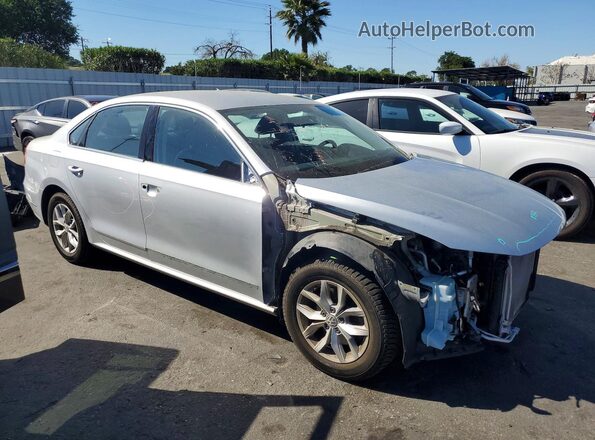 1VWAT7A34GC059202 2016 VOLKSWAGEN PASSAT Серебряный Передняя правая четверть